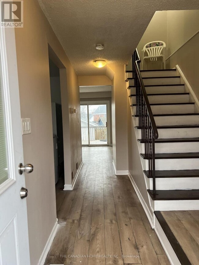 108 Mulcaster St in Barrie, ON - Building Photo - Building Photo