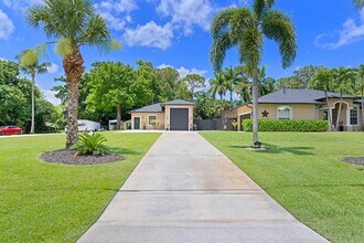 9355 Yearling Dr in Wellington, FL - Building Photo - Building Photo