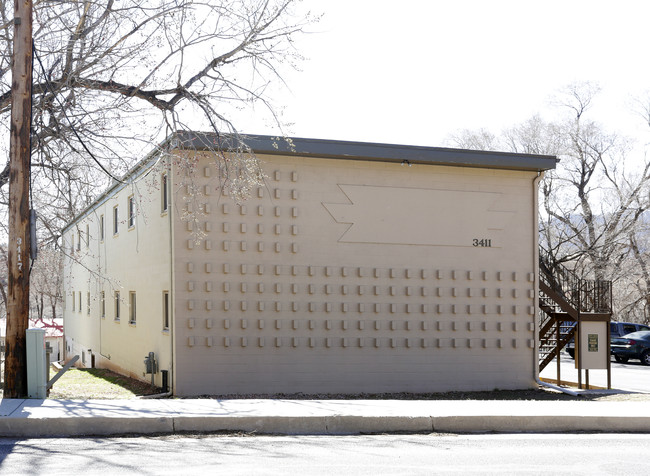 Aztec Apartments in Colorado Springs, CO - Building Photo - Building Photo