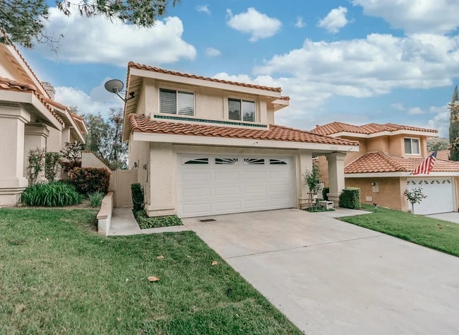 15656 Carrousel Dr in Santa Clarita, CA - Building Photo - Building Photo