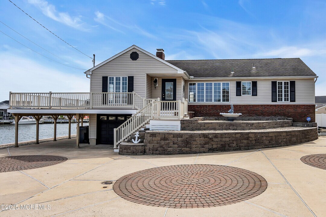 21 Anegada Ave in Toms River, NJ - Foto de edificio