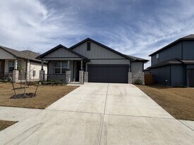 254 Texoma St in Kyle, TX - Building Photo