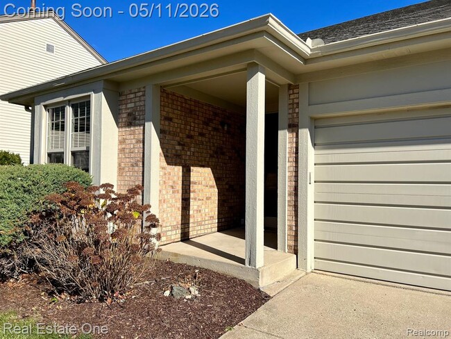 1629 Glenbrooke Ct in Rochester Hills, MI - Building Photo - Building Photo