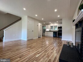 411 Hampton Ct in Falls Church, VA - Building Photo