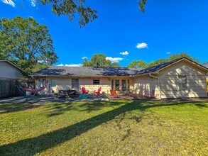 9507 Meadowbriar Ln in Houston, TX - Building Photo - Building Photo