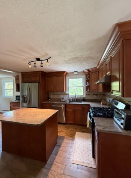 72 Grassland St in Lexington, MA - Building Photo - Building Photo