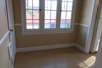 527 Yakima St, Unit L in Wenatchee, WA - Foto de edificio - Building Photo