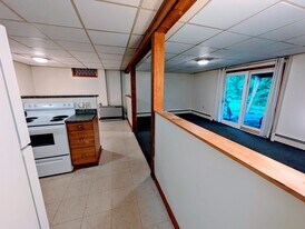 12 Cascade Ct, Unit B in Essex Junction, VT - Building Photo
