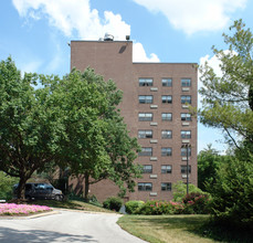 Sandy Hill Terrace in Norristown, PA - Building Photo - Building Photo