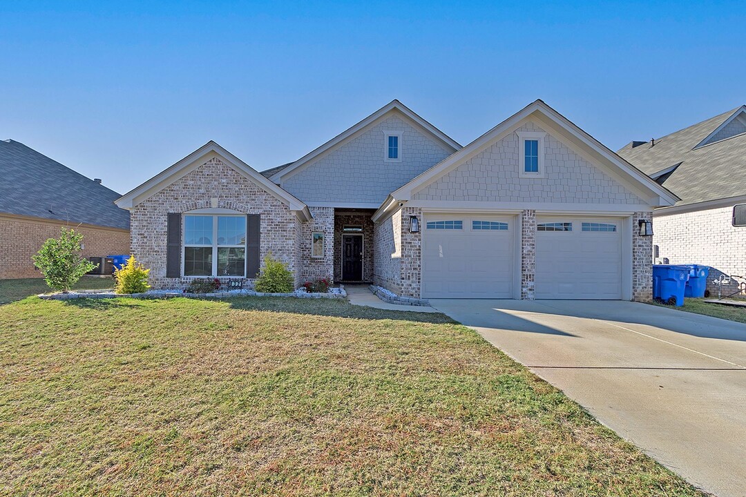 832 Hedgefield Way in Prattville, AL - Building Photo