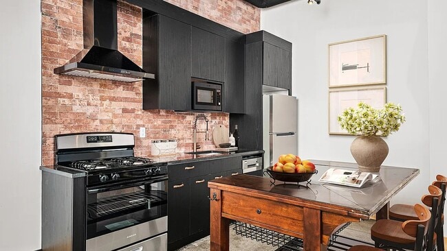 255 18th St, Unit 105 in Brooklyn, NY - Building Photo - Building Photo