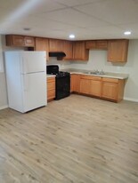 741 Rivercrest Rd, Unit 2 Apartments