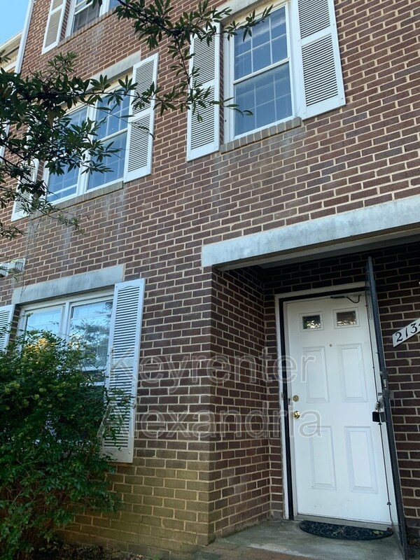 2134 Langston Blvd. in Arlington, VA - Building Photo - Building Photo