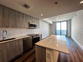 2700 SW 29th Ave, Unit S2 in Miami, FL - Building Photo