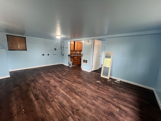 property at 1203 Roosevelt Blvd