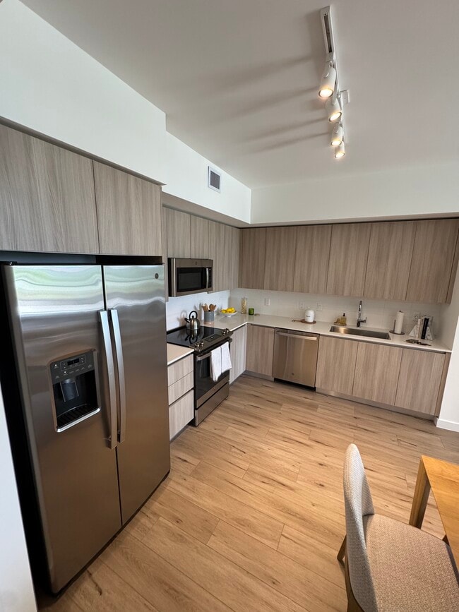 property at 505 W 76th St