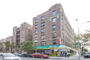 3706 72nd St in Jackson Heights, NY - Building Photo