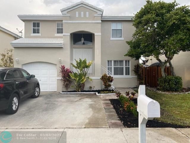 6801 Bayfront Cir in Margate, FL - Building Photo