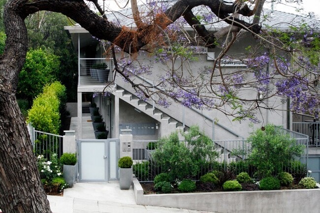 1148 N Clark St in West Hollywood, CA - Building Photo - Building Photo