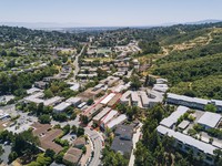 Village Drive Apartments in Belmont, CA - Foto de edificio - Building Photo