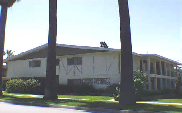 11262 Benton St in Loma Linda, CA - Building Photo