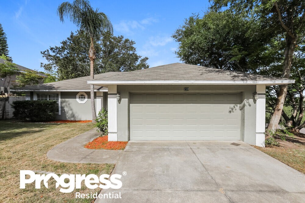 210 Bloxam Ave in Clermont, FL - Building Photo