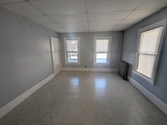 225 Union St, Unit 227 Downstairs in Bennington, VT - Foto de edificio - Building Photo