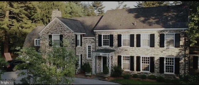 1024 N Spring Mill Rd in Villanova, PA - Building Photo - Building Photo