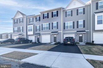 41 Barnes Wy in Gloucester Township, NJ - Building Photo - Building Photo