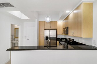 801 S Olive Ave in West Palm Beach, FL - Foto de edificio - Building Photo