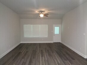 402 Cherokee Dr in Montgomery, TX - Building Photo - Building Photo