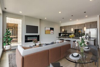 2353 N Seeley Ave in Chicago, IL - Building Photo - Building Photo