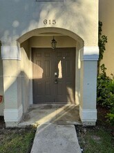 615 NW 109th Ave in Pembroke Pines, FL - Building Photo - Building Photo