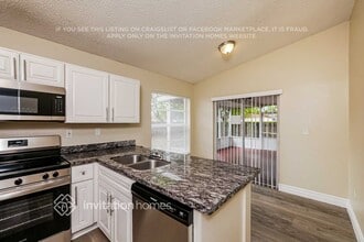 6572 NW 197th Ln in Hialeah, FL - Foto de edificio - Building Photo