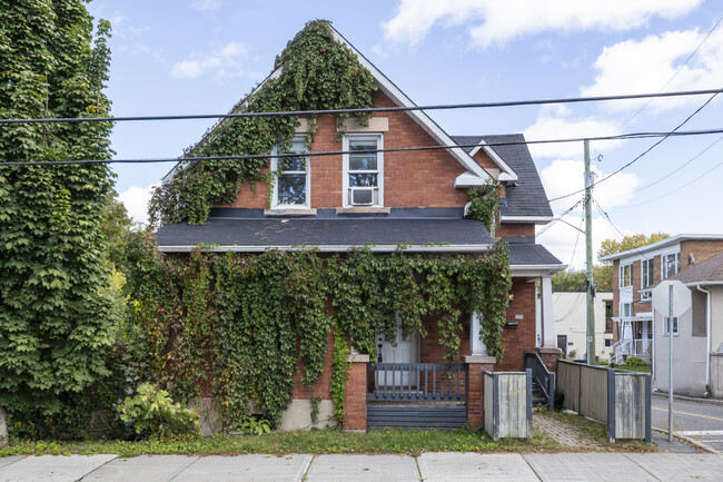 255 Marier Av in Ottawa, ON - Building Photo - Building Photo