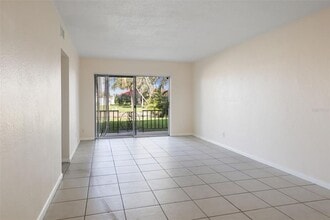 4420 37th St S in St. Petersburg, FL - Building Photo - Building Photo