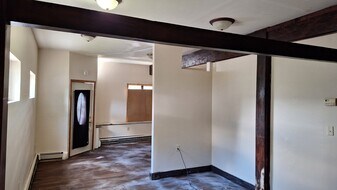 93 W Sycamore St, Unit Front in St. Paul, MN - Building Photo