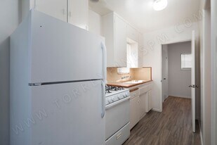 1528 1/2 Pacific Beach Dr in San Diego, CA - Building Photo