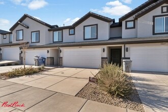 1868 S Wolverine Way in Washington, UT - Building Photo - Building Photo