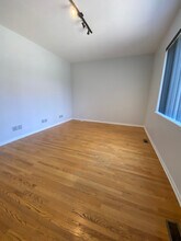 5201 W Roscoe St, Unit 1N in Chicago, IL - Building Photo - Building Photo