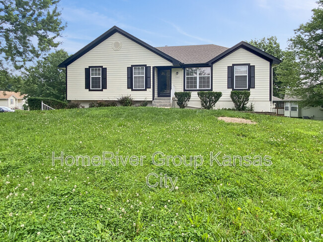 property at 15402 E 3rd Terrace Ct S