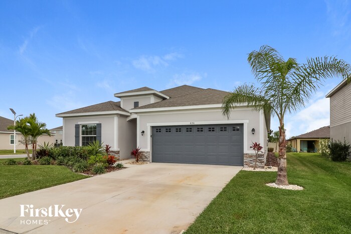 8351 Olive Brook Dr in Wesley Chapel, FL - Building Photo