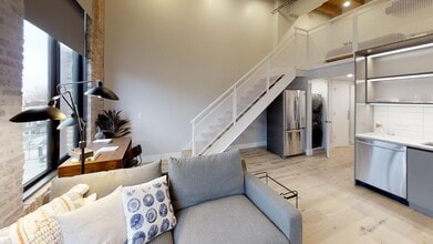 729 N Sangamon St, Unit #404 in Chicago, IL - Building Photo - Building Photo