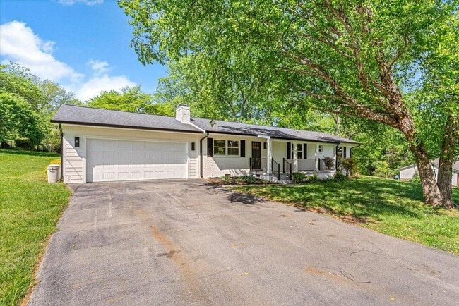 221 Medford Rd in Knoxville, TN - Building Photo - Building Photo