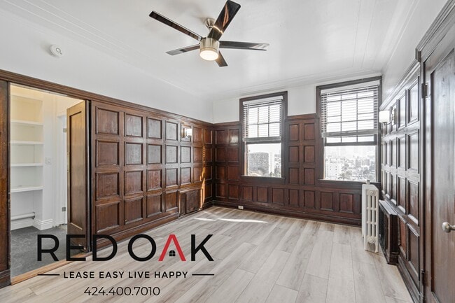 property at 2505 W 6th St
