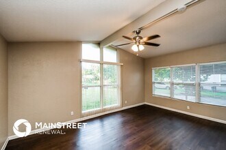 2002 Constant Dr in Jacksonville, FL - Foto de edificio - Building Photo