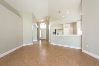 9027 Egret Cove Cir in Riverview, FL - Foto de edificio - Building Photo