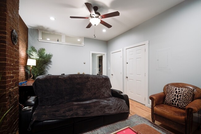 114 Trenton St in Boston, MA - Building Photo - Building Photo
