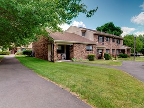 Countryside Apartments I & II in Wolcott, CT - Building Photo - Building Photo