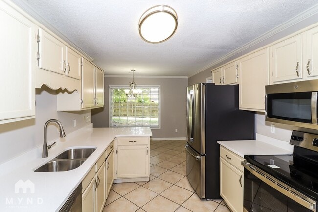1351 Sandy Stone Ln in Memphis, TN - Building Photo - Building Photo